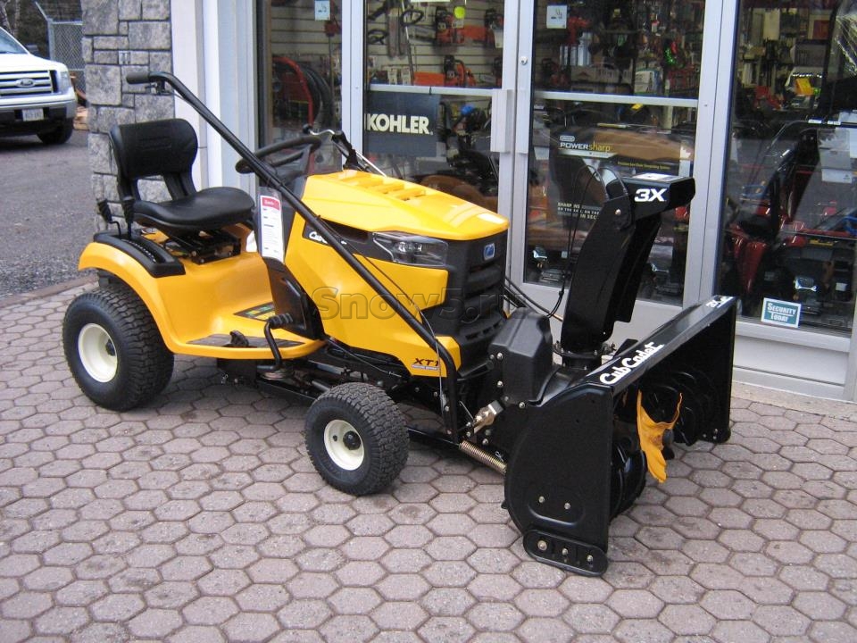 Снегоуборочная машина cub cadet